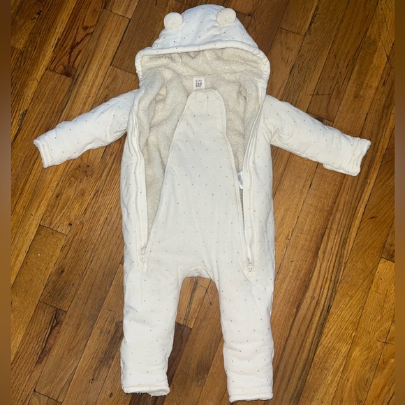 GAP Baby Girl Sherpa Hoodie One-Piece, in size 3-6 months - Picture 3 of 8